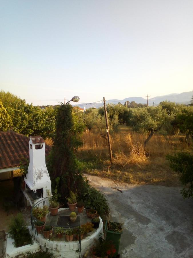 Villa Εξοχικό Σπίτι Καντηρακασ à Gythio Extérieur photo